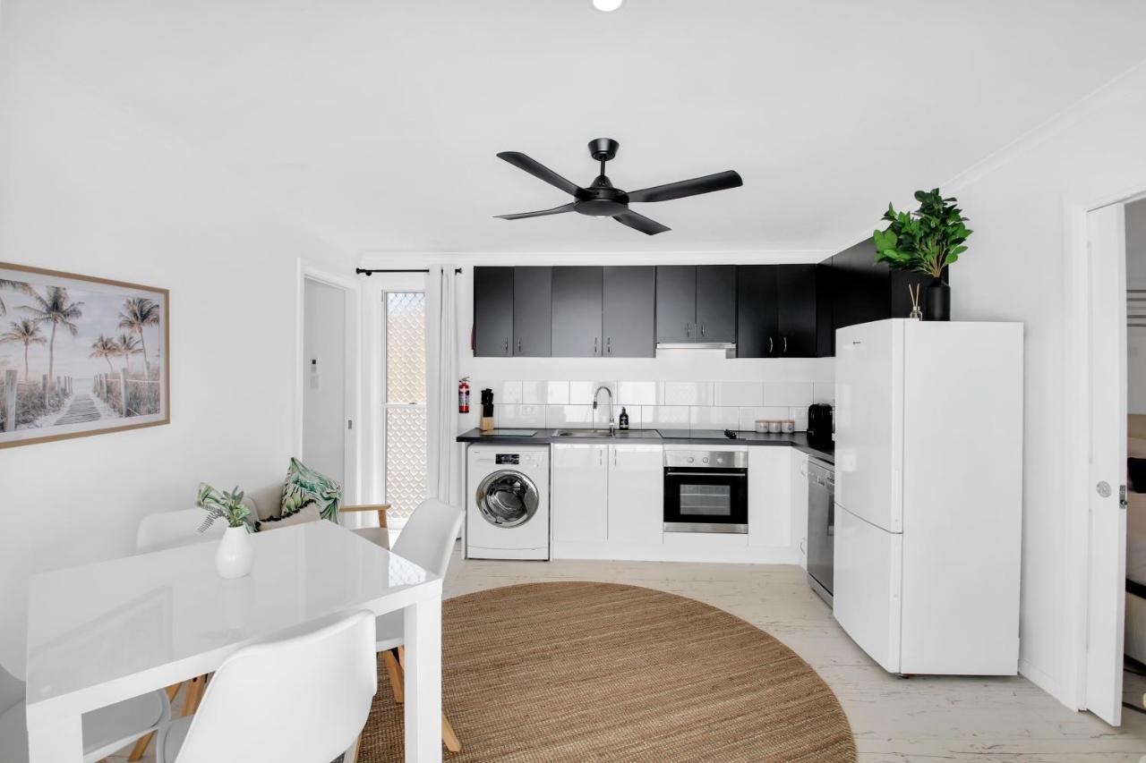 Private Outdoor Spa, Fire Pit, Cinema Room - The Cottage Coolum Beach Exterior photo